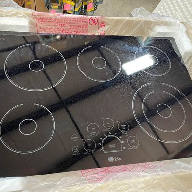 New LG 30 Inch Elements Smooth Surface Radiant Heat Black Electric Cooktop